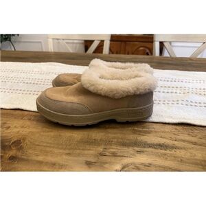 L.L. Bean Women's Tan Suede Slippers Faux Wool Lining Slip On Booties Sz 9